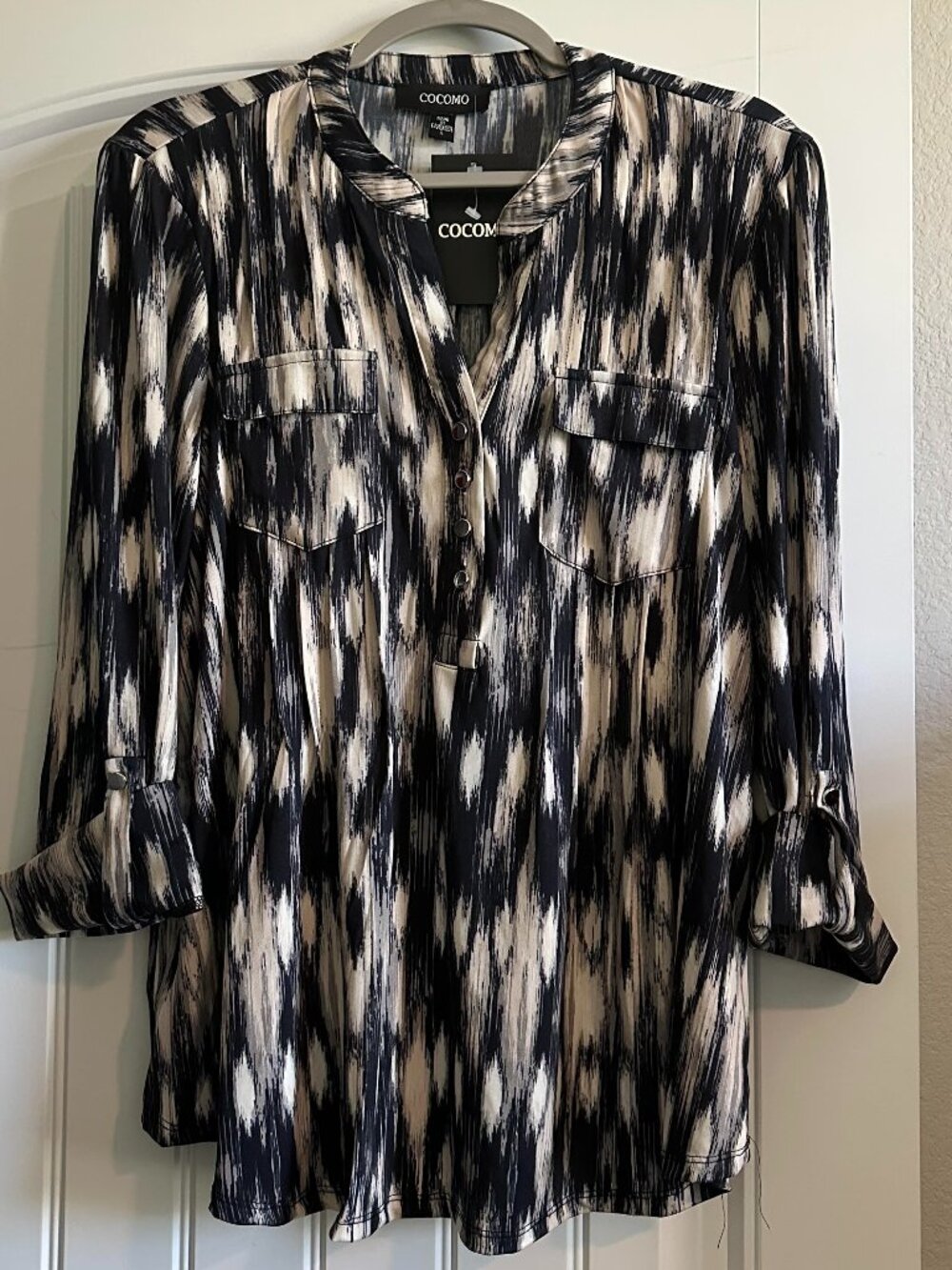 NWT Cocomo Black/Beige Tone Abstract Top L